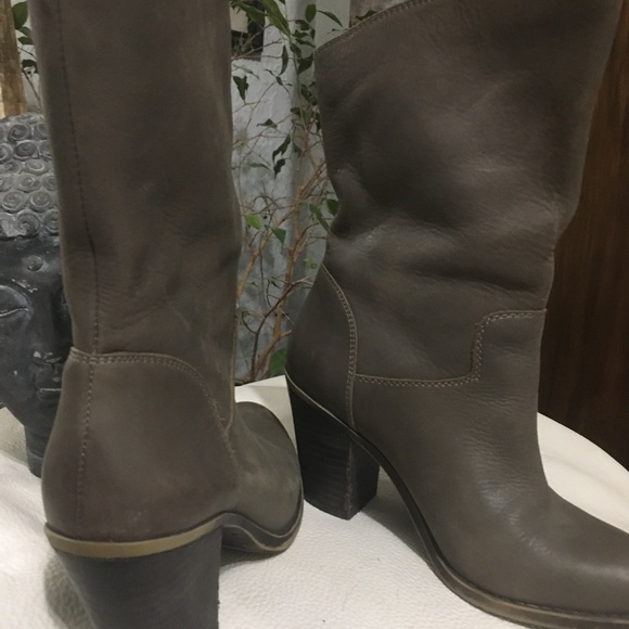 Lucky leather boot - Picture 3 of 3